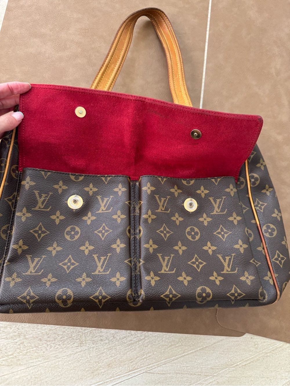 Louis Vuitton Monogram Messenger Bag in Brown with Tan Trim - Picture 3 of 5